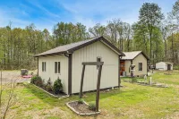 Woodsy + Secluded! Amish Country Retreat in Hartly - Apartments
