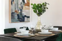 Chic City Apt Near Americana Glendale
