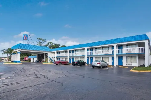 Motel 6 Daytona Beach, FL - Speedway