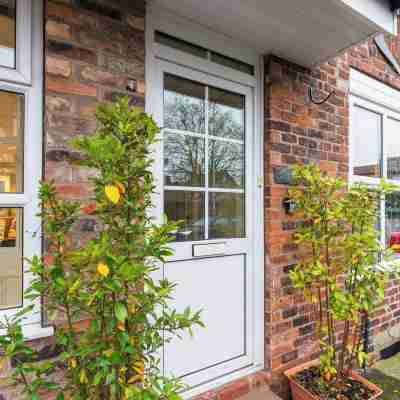 Modern Living 2 Bedroom Apartment South Wilmslow Hotel Exterior