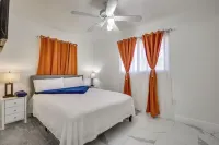 Close to Hard Rock Stadium! Group Getaway w/ Yard - Country Houses