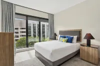 Sentral West Midtown at Star Metals - Kitchens