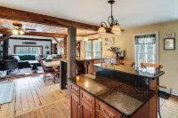Peaceful All-season Getaway for Families in Ludlow - Homestays
