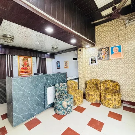Shri Hari Lodge - Near Shri Ram Mandir and Hanuman Garhi