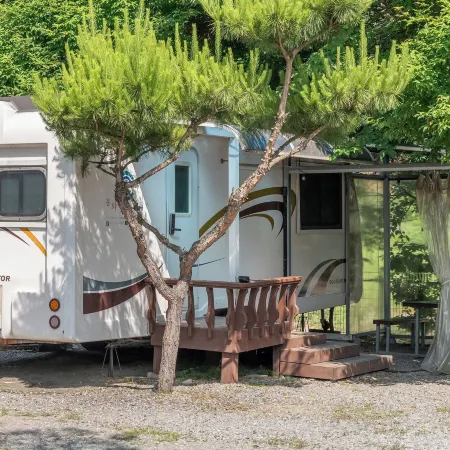 Gapeyong Donghwa Caravan Отели рядом с достопримечательностью «Железнодорожный парк в Капхёне»