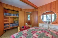 Walk to River! Its A Wonderful Life Cottage - 3-Star