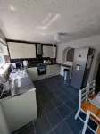 Alice Place 4BR Long-Term Stay Parking, WiFi - 2-Star