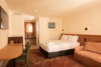 Alluna Motel - parking