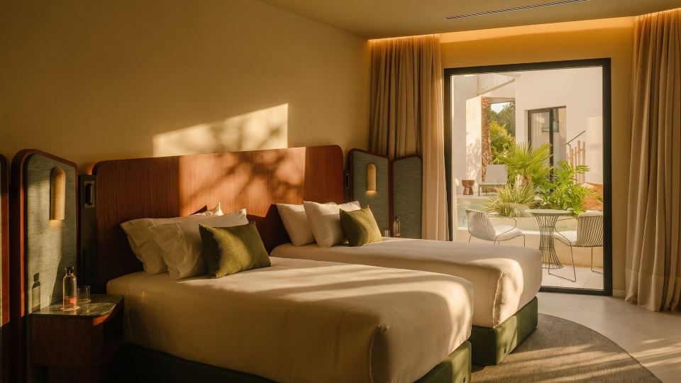RIVELIAN Grand Menorca