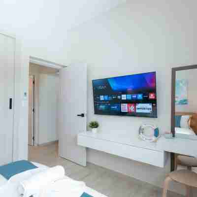 Oasis Retreat | Sleeps 4 | Free Airport Transfer Rooms