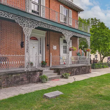 Boutique Mansion Studio in Downtown Bedford