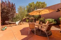 Sedona Rooftop Retreat, Walk to Trails, Dining & Coffee, Pet Friendly! - 4星級