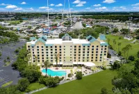 Comfort Suites Maingate East - СПА