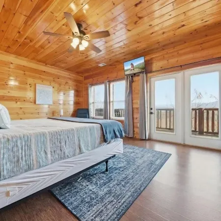 Robin's View 5 Bedroom Cabin