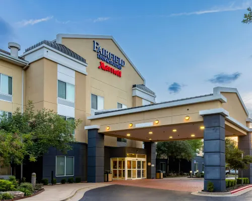 Fairfield by Marriott Inn & Suites Edmond Hotels near Frontier City