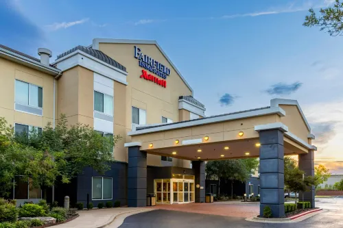 Fairfield by Marriott Inn & Suites Edmond - 3-Star