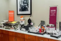 Hampton Inn & Suites Knoxville-Downtown - Aamiainen