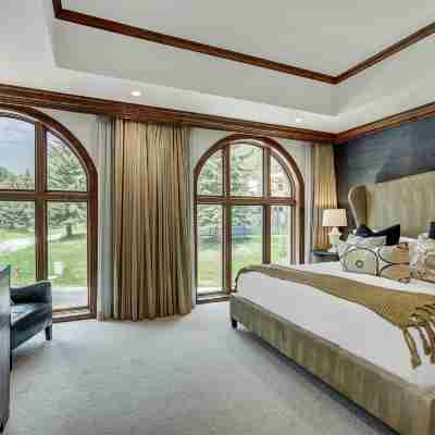 Legendary Lodging at the Ritz Carlton Residences Vail, A Vail Resorts Property Rooms