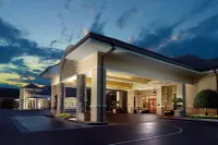 Atlanta Evergreen Lakeside Resort - pet friendly
