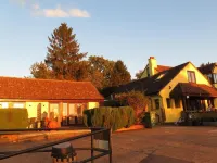 Gosfield Lake Resort - 2-Star