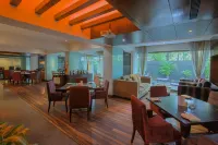 Oakwood Residence Naylor Road Pune - Condos