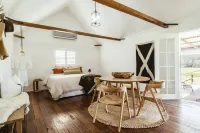 Timber Barn located on the Shoalhaven River - 4 ดาว