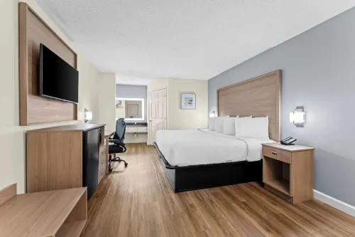 Baymont by Wyndham Sanford - Parkplatz