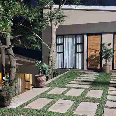 InstaHomes by Tru - Garden Suites Hotel Exterior