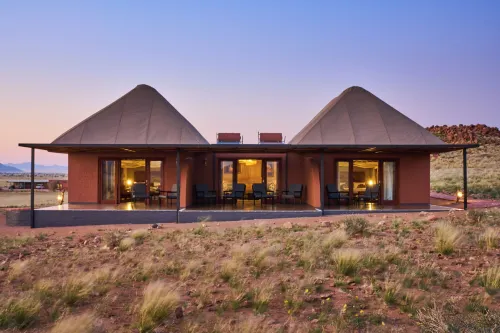 Desert Homestead Lodge l Ondili - Parking