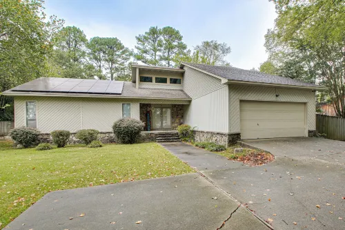 Sun Porch w/ Fireplace! Family Home By Little Rock - Wifi