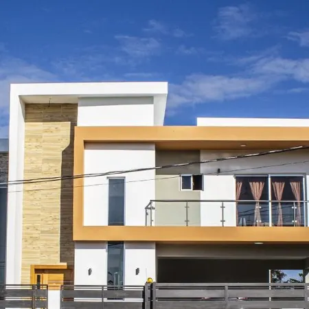 5 Star Villa Near Airport and Beaches