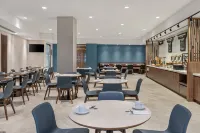 홀리데이 인 라발 몬트리올 바이 IHG - 조식 운영