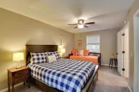 Modern Home w/ Yard + Deck, 1 Mi to Clemson U! - 3-Star