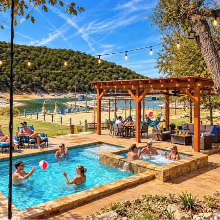 Lakefront/Pool & Hot Tub/New Pickleball/Sand Volley Ball/4 Acres/Sleeps 28