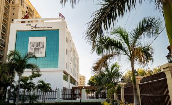 Hotel Aarunya Royale
