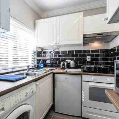 Beautiful apartment ac up to six,12 min by tube from Oxford street,AC Rooms