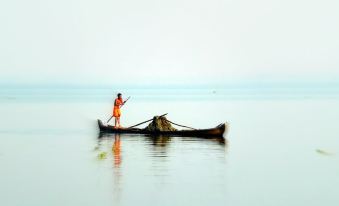 Houseboat Cruise in the Backwaters of Kerala