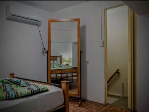 Private Studio-Apt with A/C. Perfect Location Old Havana - Best Price