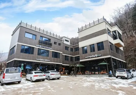 Hwacheon Star Garden Pension Отели в г. Хвачхон