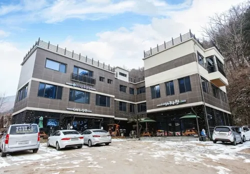 Hwacheon Star Garden Pension Hotel di Hwacheon-gun
