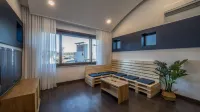 Gyeongju Meomulda Poolvilla Отели в г. Кенджу