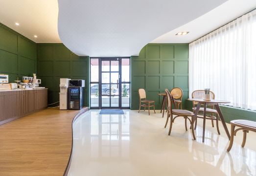 군산 호텔 아이콘 로비