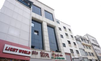 Hotel Tiranga Residency