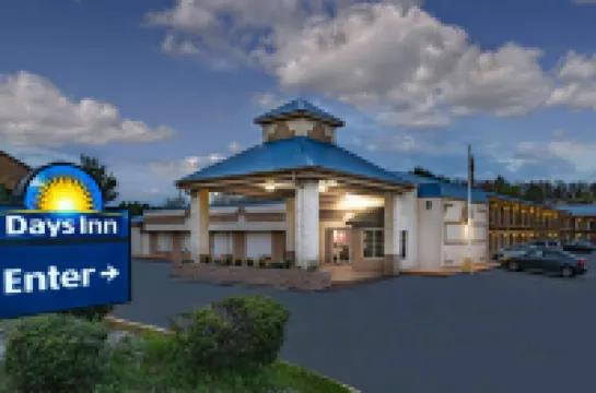 デイズ イン バイ ウィンダム クックビル