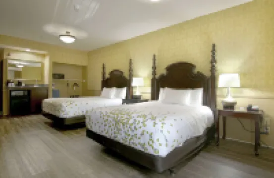 Azure Hotel & Suites, Trademark Collection by Wyndham