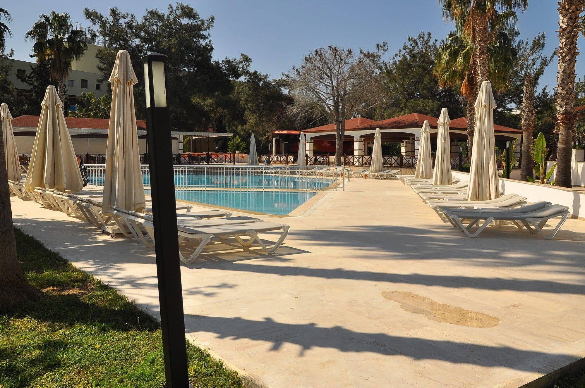 Side Ally Hotel - Her Şey Dahil (Side Ally Hotel - All Inclusive)