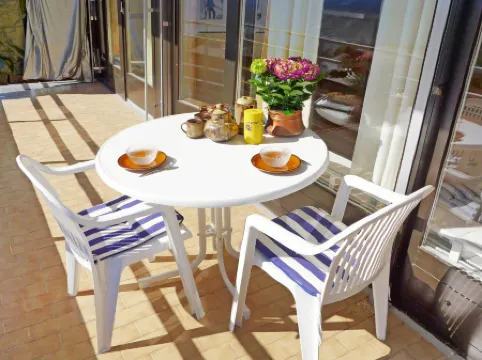 Jeanne d'Arc Apt. H-58