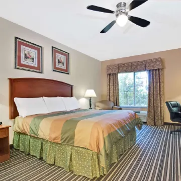 Super 8 by Wyndham Austin/Airport South