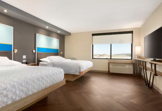 트루 바이 힐튼 로비