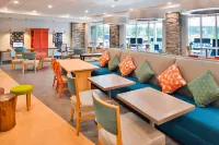 Home2 Suites by Hilton DuPont - parking